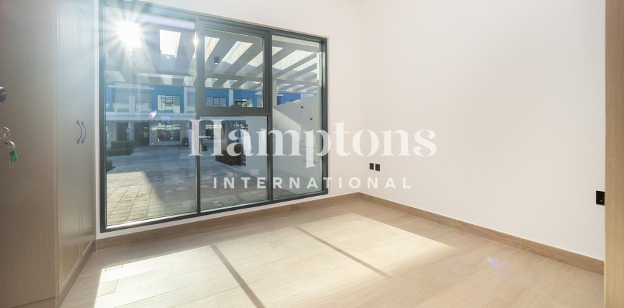 Townhouse de 4 dormitorios en Damac Lagoons, UAE No. 141772