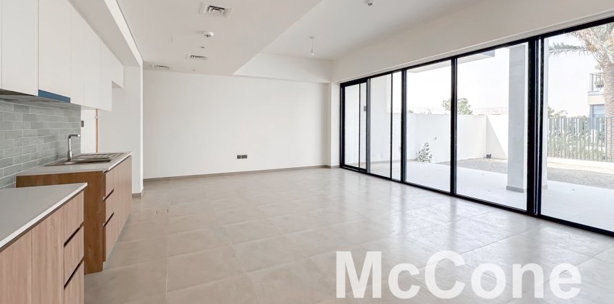 Townhouse de 3 dormitorios en The Valley, UAE No. 74943