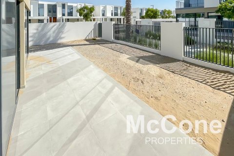 Townhouse de 4 dormitorios en The Valley, UAE No. 74942 16