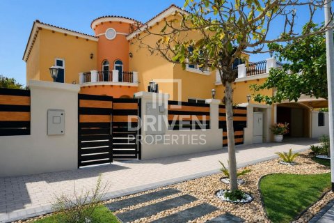 Villa de 6 chambres à Jumeirah Park, UAE No. 206923 24