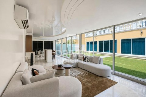 Villa de 6 chambres à Jumeirah Park, UAE No. 206923 3