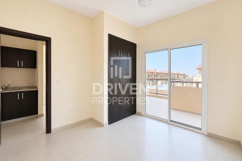 Вилла с 4 спальнями в Dubai Land, ОАЭ №190081 8