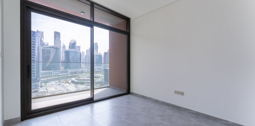 Studio Apartment in Dubai, UAE No. 199844
