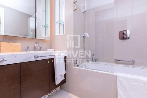 Квартира с 1 спальней в The Address Residence Fountain Views, ОАЭ №85334 7