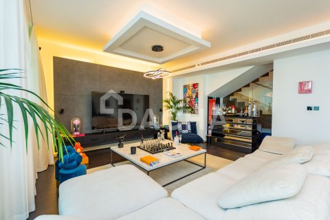 Квартира с 3 спальнями в The Torch, ОАЭ №164707 3