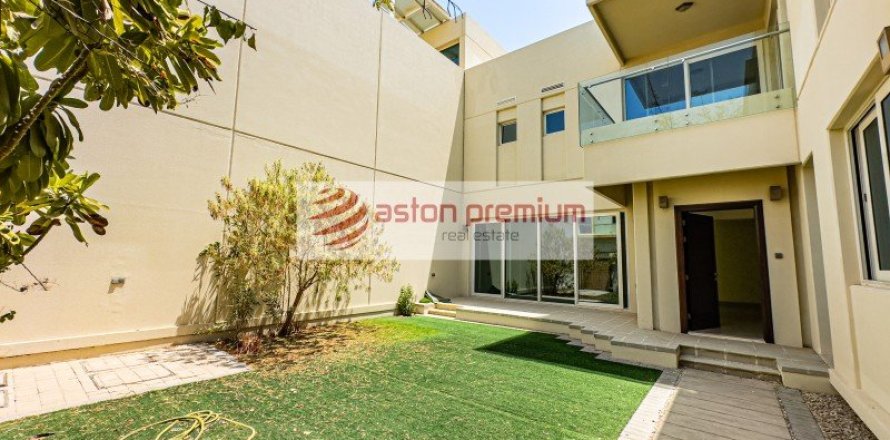 Вилла с 4 спальнями  №111717