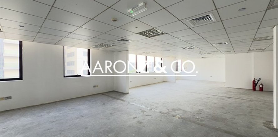 Office de 668m² en Dubai Investment Park, UAE No. 140665