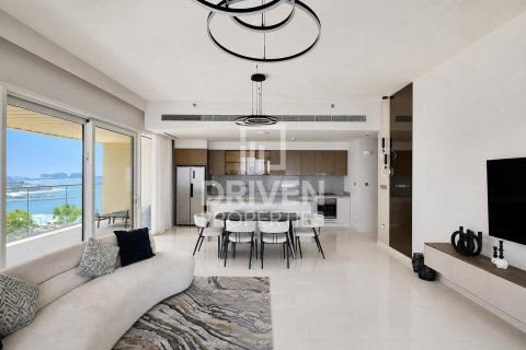 2 bedrooms Apartment in EMAAR Beachfront, UAE No. 198856