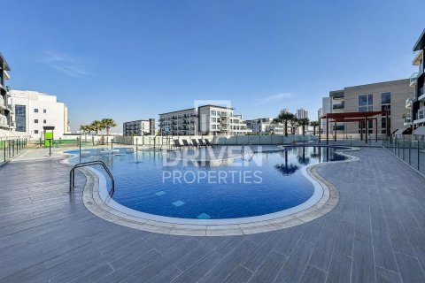 Studio Apartment in Dubai Studio City, UAE No. 198859