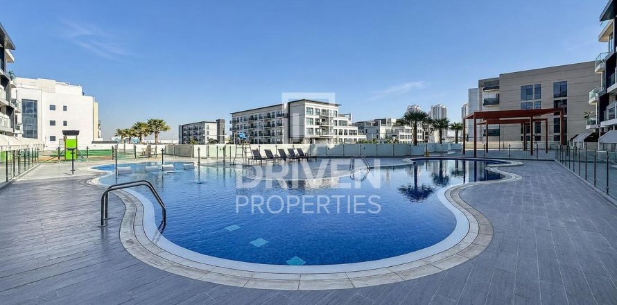 Studio Apartment in Dubai Studio City, UAE No. 198859
