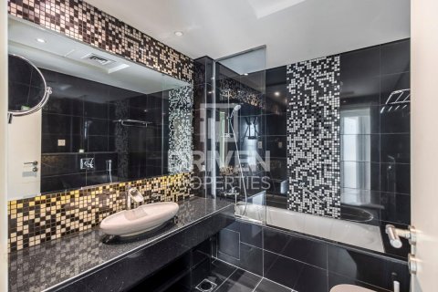 Квартира с 3 спальнями  №120755 17