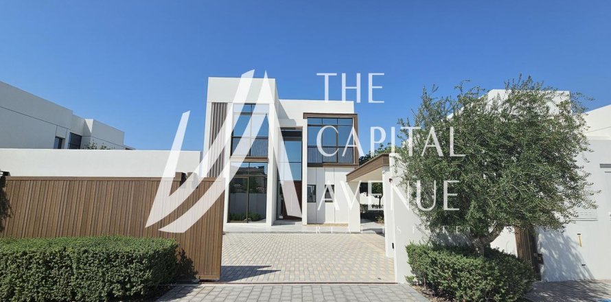 3 bedrooms Villa in Abu Dhabi, UAE No. 28100