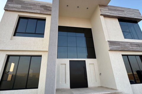 6 bedrooms Villa in Ras Al Khaimah, UAE No. 184141 10