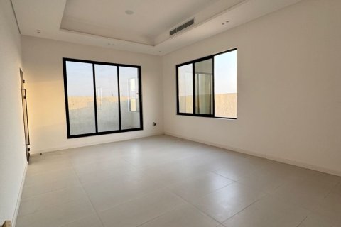 6 bedrooms Villa in Ras Al Khaimah, UAE No. 184141 4