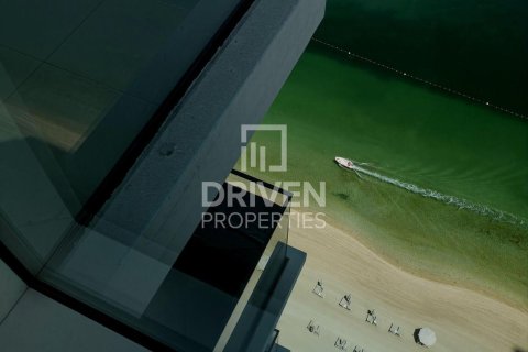 Квартира с 3 спальнями в EMAAR Beachfront, ОАЭ №192642 15