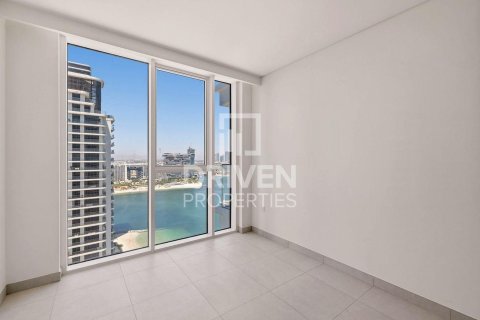 Квартира с 3 спальнями в EMAAR Beachfront, ОАЭ №192642 7