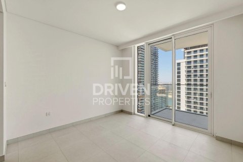 Квартира с 3 спальнями в EMAAR Beachfront, ОАЭ №192642 11