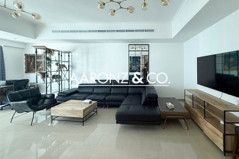 2 غرف نوم شقة في Emirates Crown, الإمارات العربية المتحدة رقم 146607 5