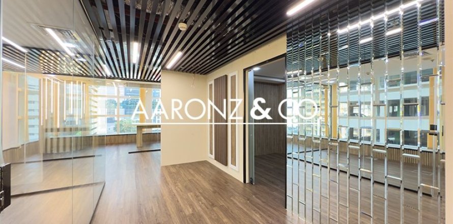 102مربع، مكتب في Sheikh Zayed Road, الإمارات العربية المتحدة رقم 146606