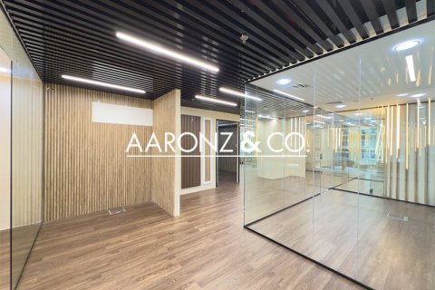 102مربع، مكتب في Sheikh Zayed Road, الإمارات العربية المتحدة رقم 146606 3