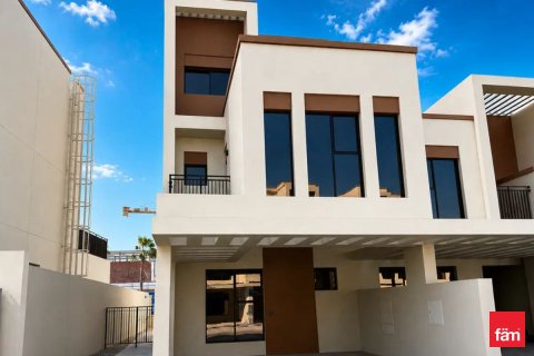 5 bedrooms Townhouse in Dubai, UAE No. 165306 3