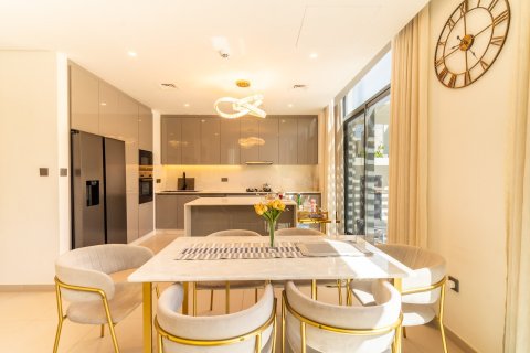 4 bedrooms Townhouse in Dubai, UAE No. 183564