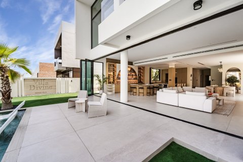 Villa de 4 dormitorios en Dubai, UAE No. 199856 11