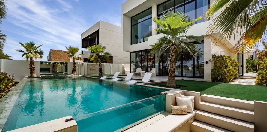 Villa de 4 dormitorios en Dubai, UAE No. 199856