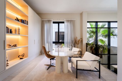 Villa de 4 dormitorios en Dubai, UAE No. 199856 19