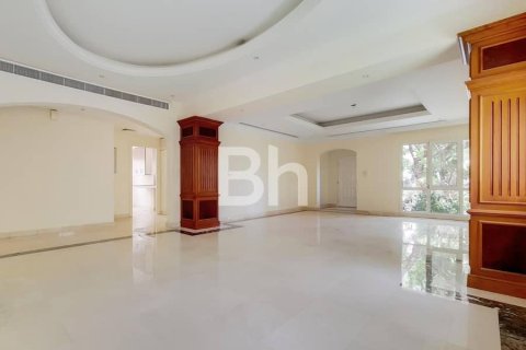 Villa de 4 dormitorios  No. 114529 11