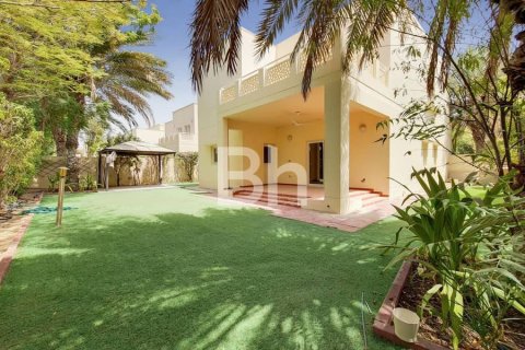 Villa de 4 dormitorios  No. 114529 2