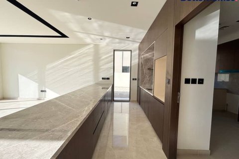 Villa de 5 dormitorios  No. 114528 3