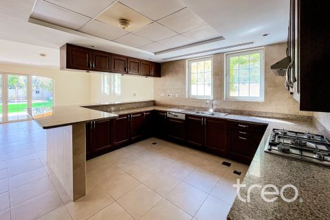 Villa de 4 dormitorios en Legacy, UAE No. 198701 11