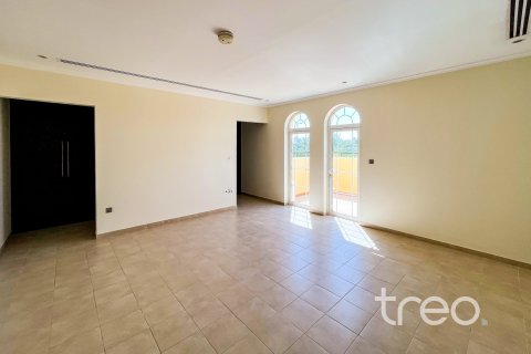 Villa de 4 dormitorios en Legacy, UAE No. 198701 6