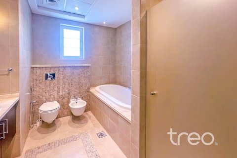 4 bedrooms Villa in Legacy, UAE No. 198703 9