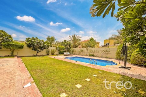 4 bedrooms Villa in Legacy, UAE No. 198703 4