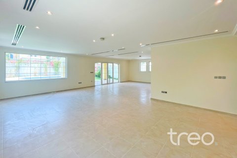 4 bedrooms Villa in Legacy, UAE No. 198703 14