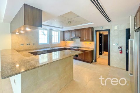 4 bedrooms Villa in Legacy, UAE No. 198703 11