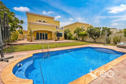4 bedrooms Villa in Legacy, UAE No. 198703