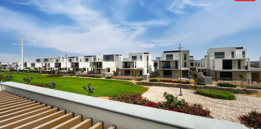 Villa de 4 chambres à Dubai, UAE No. 144310