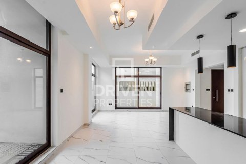 4 bedrooms Townhouse in District 11, UAE No. 201208