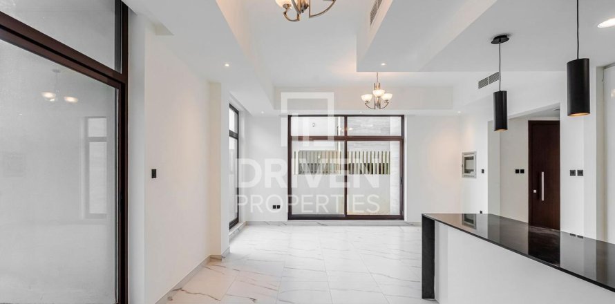 4 bedrooms Townhouse in District 11, UAE No. 201208