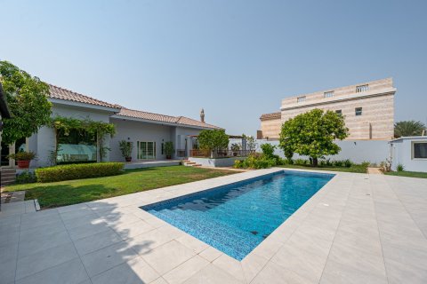 Villa de 5 dormitorios en Al Barsha, UAE No. 202370 9