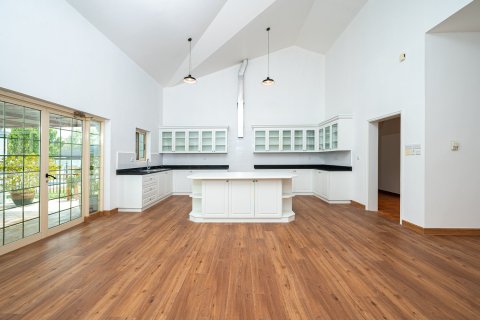 Villa de 5 dormitorios en Al Barsha, UAE No. 202370 11