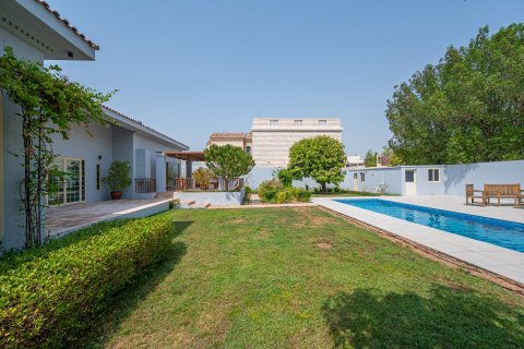 Villa de 5 dormitorios en Al Barsha, UAE No. 202370 3