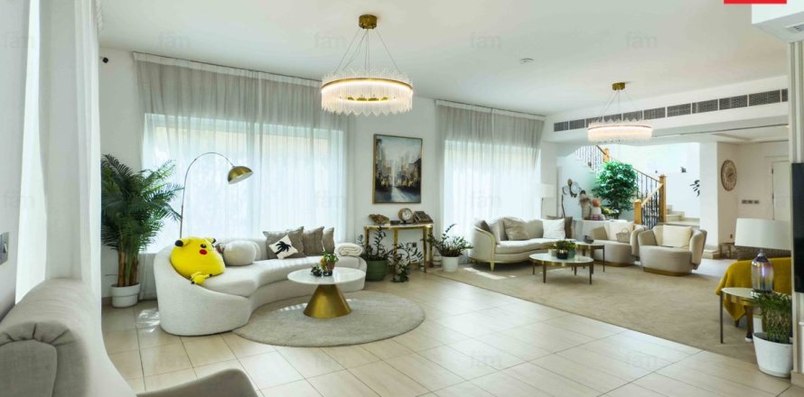 Villa de 4 dormitorios  No. 112252