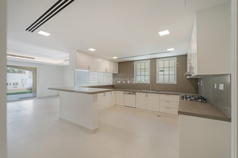 Villa de 5 dormitorios en Jumeirah Park, UAE No. 163396 20