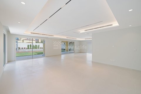 Villa de 5 dormitorios en Jumeirah Park, UAE No. 163396 25