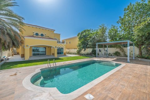 Villa de 5 dormitorios en Jumeirah Park, UAE No. 163396