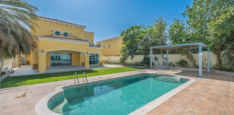 Villa de 5 dormitorios en Jumeirah Park, UAE No. 163396